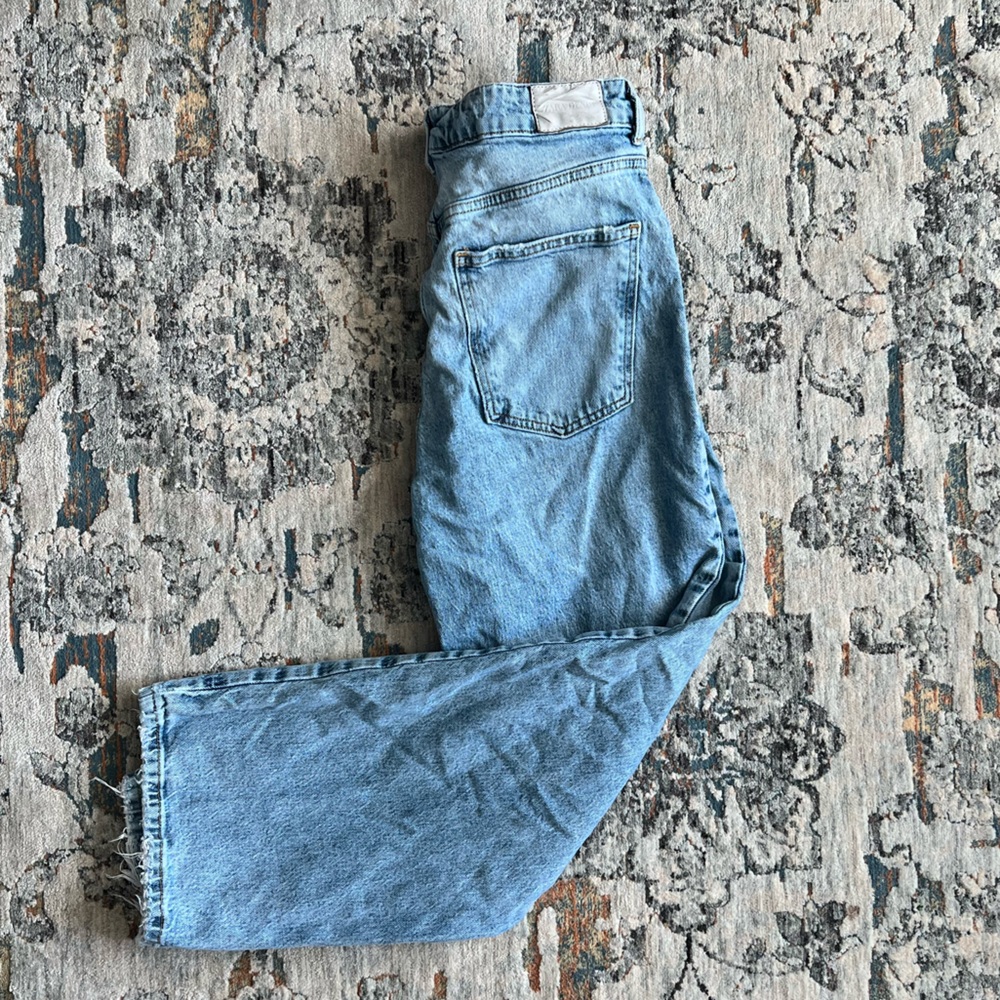 Zara High Waisted Crop Jeans; Size 10
